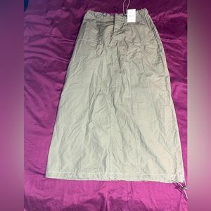 Nwts green cargo skirt